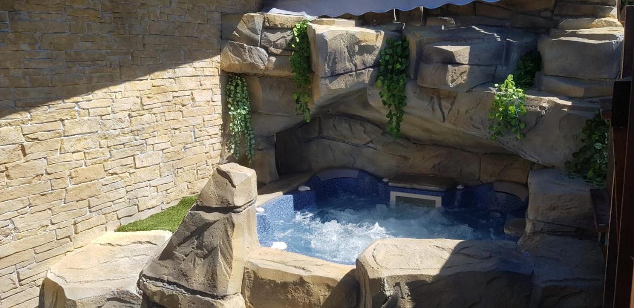 Le Lodge Origin Sainte-Suzanne Luaran gambar